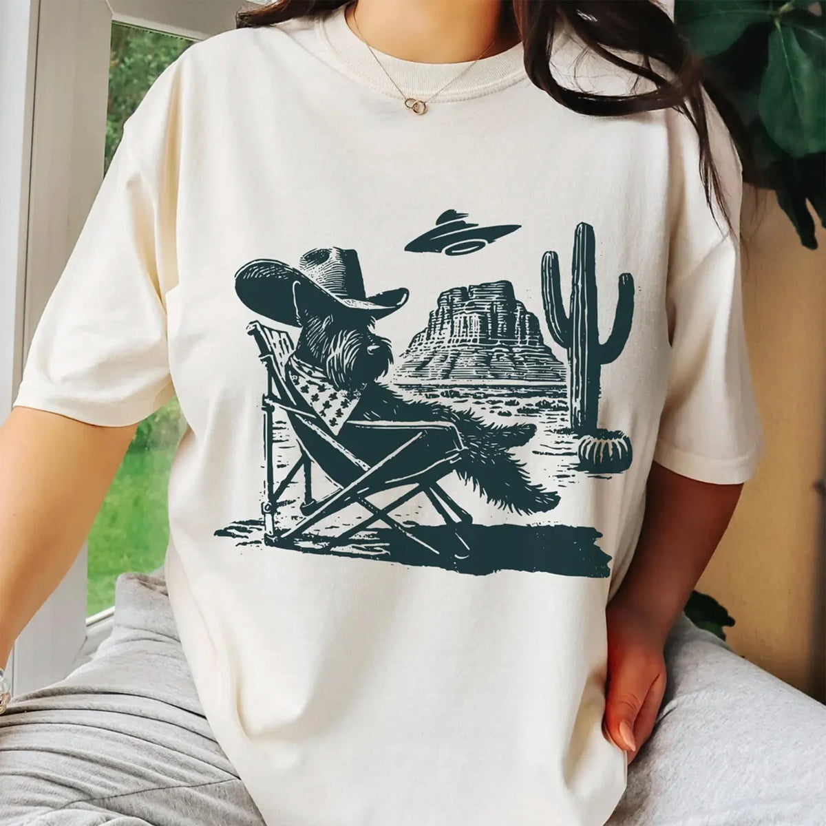Vintage Scottie UFO Shirt – Western Cowboy Scottie Tee, Retro Alien Dog T-Shirt, Perfect Gift for Scottie Mom, Dad &amp; Dog Lovers