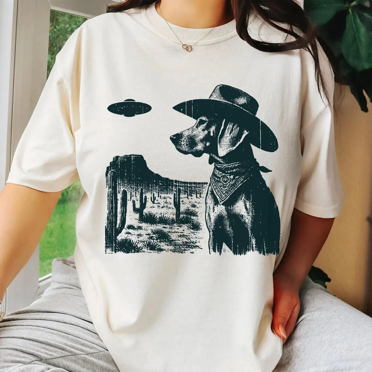 Vintage Coonhound UFO Shirt, Western Cowboy Coonhound Shirt, Retro Alien Dog T-Shirt, Perfect Gift for Coonhound Mom, Dad &amp; Dog Lovers