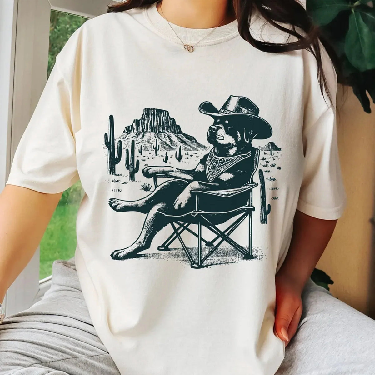 Vintage Rottie Western Shirt – Cowboy Rottie Tee, Retro Desert Dog Chill T-Shirt, Gift for Rottie Mom, Dad &amp; Rottweiler Lovers