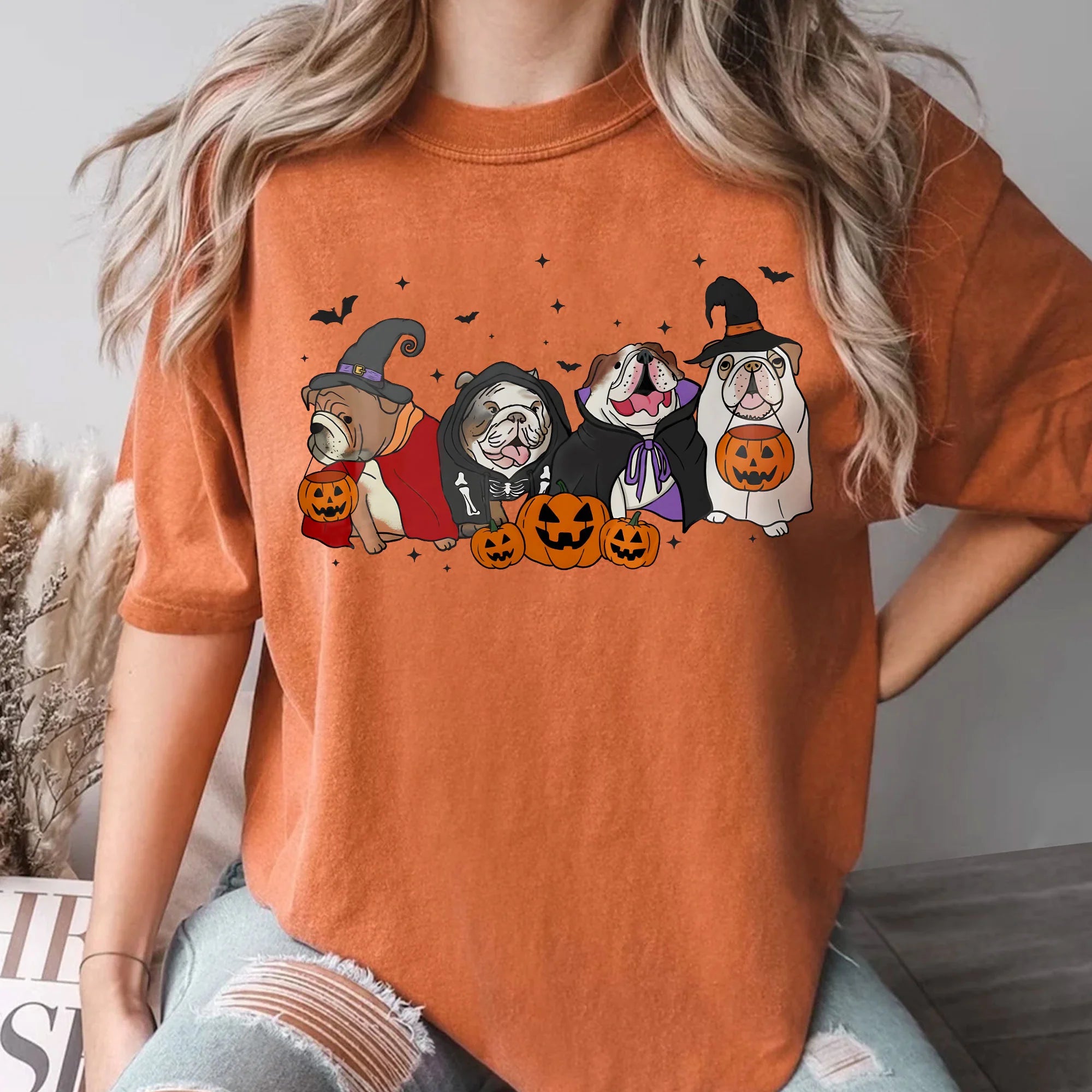 Halloween Bulldog T-Shirt, Vintage Halloween Shirt, Pumpkin Shirt, Bulldog Lover Shirt, Halloween Dog Shirt, Fall Shirt, Women Halloween Shirt